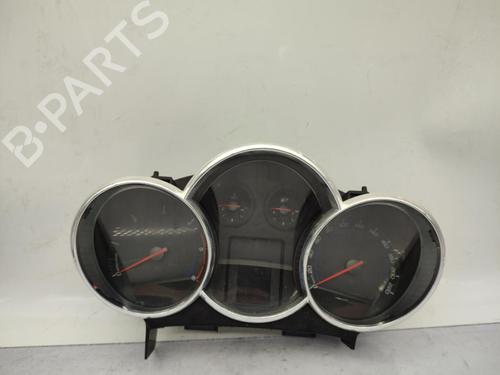 Instrument cluster CHEVROLET CRUZE (J300) 2.0 CDI | BP23711400C47