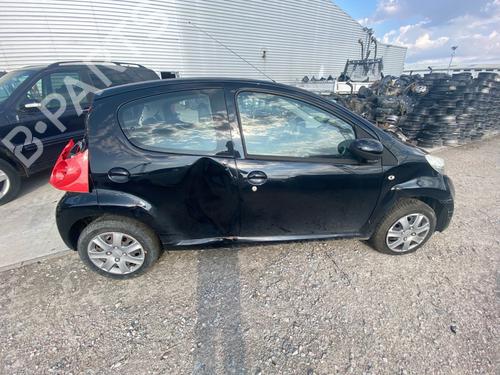 Used Right front door Right front door 37494076 37494076