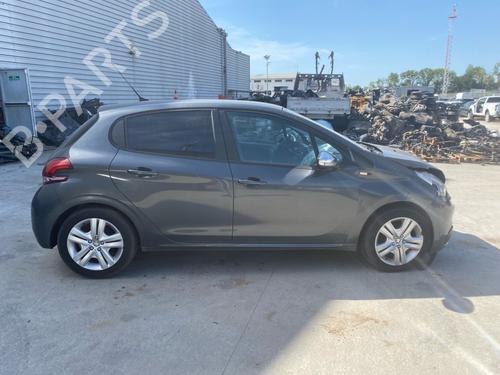 right-front-door-peugeot-208-i-ca_-cc_-2012-2013-2014-2015-2016-2017-2018-2019-2020-2021-36792797 main image