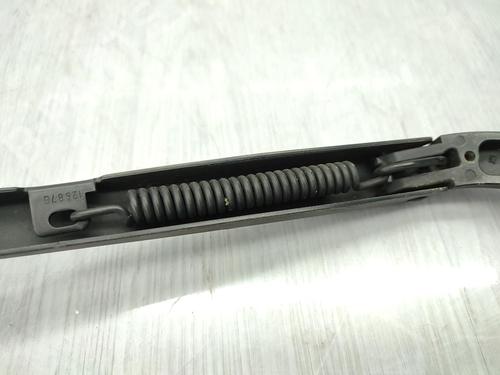 Used Front windshield wiper arm PEUGEOT 307 Break (3E) 1.6 HDi 110 (109 hp) 23721535