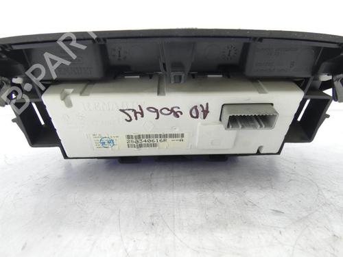 display-monitor-renault-megane-iii-hatchback-bz01_-b3_-2008-23697411 main image