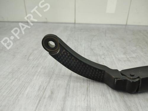 Front windshield wiper arm RENAULT CLIO IV (BH_) 1.5 dCi 90 | BP23722907C143 