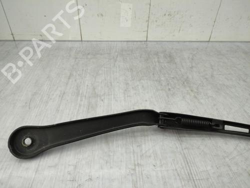Used Front windshield wiper arm BMW 3 Touring (E91) 330 d (231 hp) 23722865