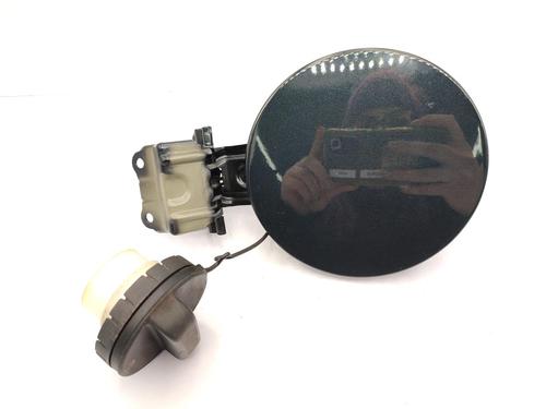 fuel-flap-toyota-auris-_e18_-2012-2013-2014-2015-2016-2017-2018-2019-23751703 main image