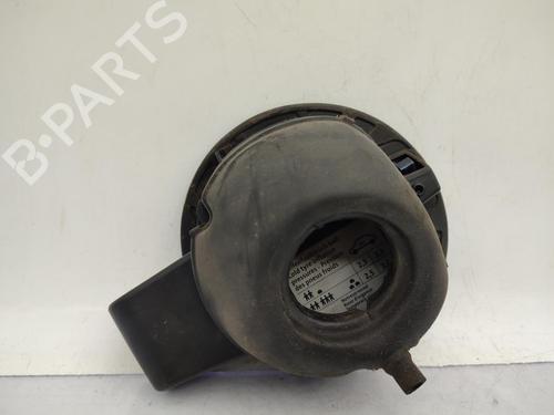 Fuel flap VW GOLF PLUS V (5M1, 521) 2.0 TDI | BP23706709C131 