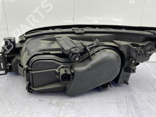 Used Right headlight FORD MONDEO III (B5Y) 2.0 TDCi (130 hp) 23704556