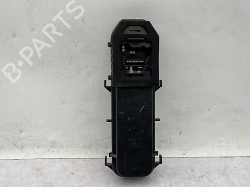 Lampeholder Lampeholder RENAULT CLIO II (BB_, CB_) 1.2 (BB0A, BB0F, BB10, BB1K, BB28, BB2D, BB2H, CB0A,... (58 hp) 33569512 33569512