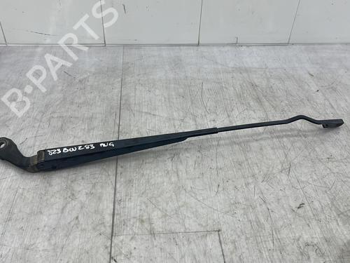 Used Front windshield wiper arm CHRYSLER VOYAGER / GRAND VOYAGER III (GS_, NS_) 2.5 TD (116 hp) 23703369