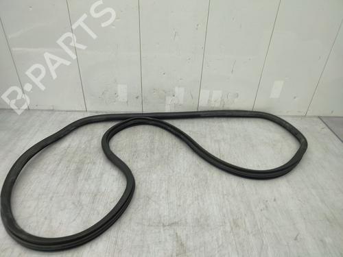 Used Rubber door seal PEUGEOT 308 II (LB_, LP_, LW_, LH_, L3_) 1.5 BlueHDi 130 (131 hp) 25820266