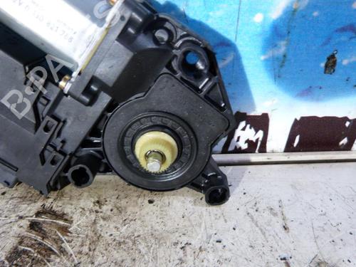 Right front window motor PEUGEOT 307 (3A/C) 2.0 HDi 90 | BP23668054E20 