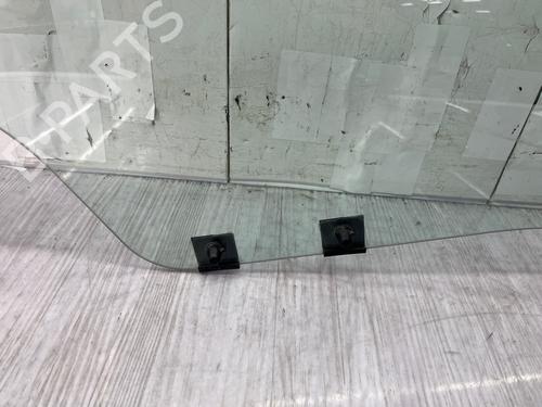 Used Front right door window Front right door window 39071822 39071822