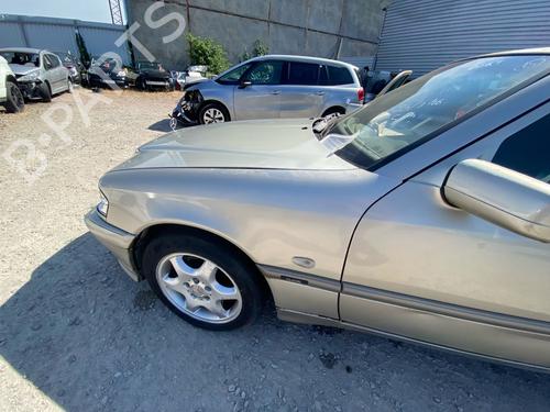 Used Left front fenders Left front fenders 37531334 37531334
