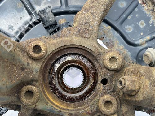 Used Right front steering knuckle Right front steering knuckle VW GOLF V (1K1) 1.9 TDI (105 hp) 31970744 31970744