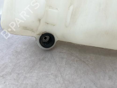 Used Windscreen washer tank Windscreen washer tank 38425701 38425701