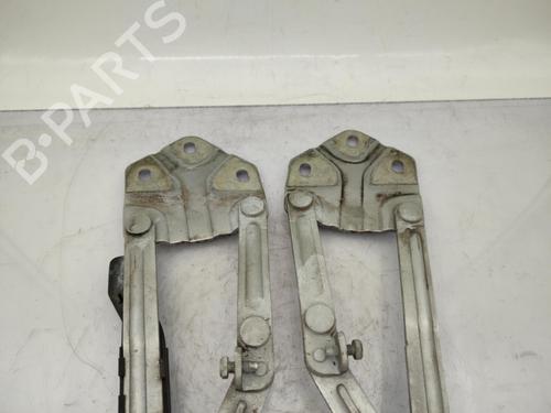 Used Hinge/Door check strap VW TOURAN (1T1, 1T2) 1.9 TDI (105 hp) 23677911