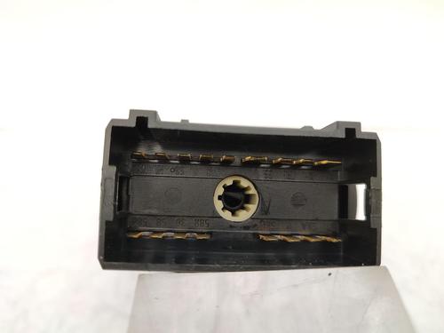 Used Headlight switch VW POLO (9N_, 9A_) 1.2 12V (69 hp) 23719046