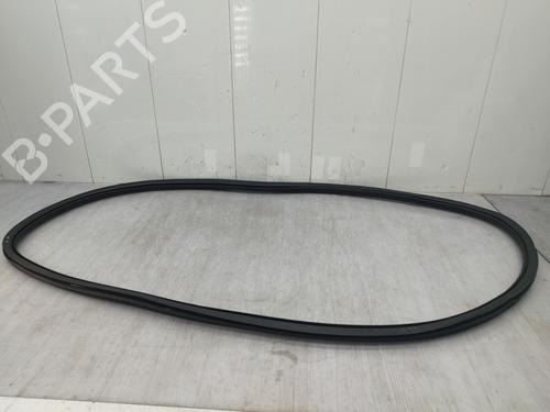 Used Rubber door seal PEUGEOT 208 II (UB_, UP_, UW_, UJ_) 1.2 PureTech 75 (75 hp) 26617768