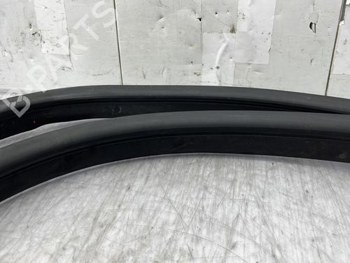 Gumowa uszczelka drzwi FORD C-MAX II (DXA/CB7, DXA/CEU) 1.0 EcoBoost | BP30046344C142 