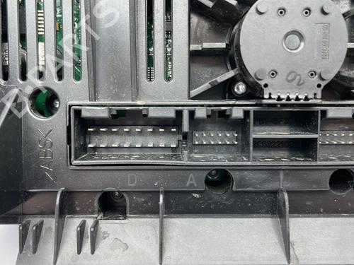 Used Climate control Climate control AUDI A3 Sportback (8PA) 2.0 TDI 16V (140 hp) 25124585 25124585