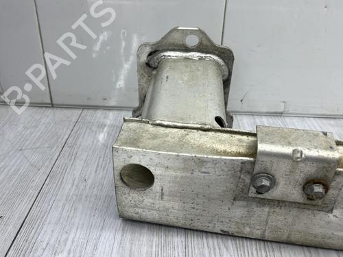 front-bumper-reinforcement-citroen-c3-picasso-sh_-2008-23759209 main image