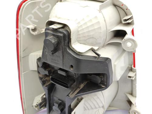 Right taillight VW TOURAN (1T1, 1T2) 1.9 TDI | BP23743248C35 