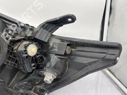 Højre forlygte Højre forlygte TOYOTA HILUX VII Pickup (_N1_, _N2_, _N3_) 2.5 D-4D 4WD (KUN25) (144 hp) 35890673 35890673