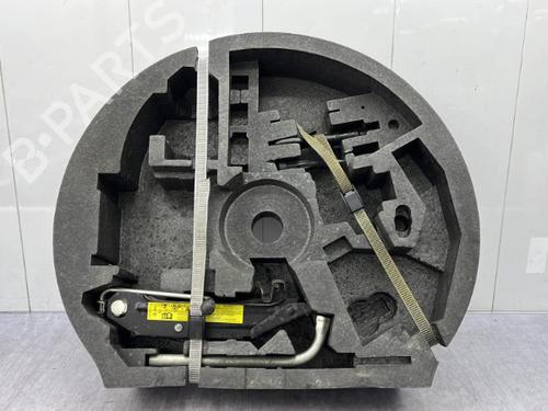 Used Jack Kit VW GOLF V (1K1) 2.0 TDI (170 hp) 23754612