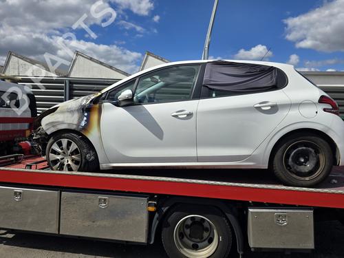 Used Parts PEUGEOT 208 I (CA_, CC_) 1.5 BlueHDI 100 4432276
