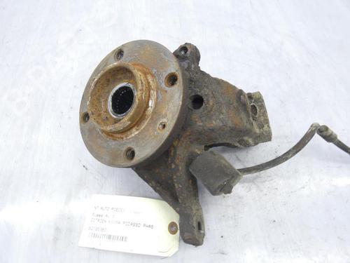 Left front steering knuckle CITROËN XSARA PICASSO (N68) 2.0 HDi | BP23700904M25 