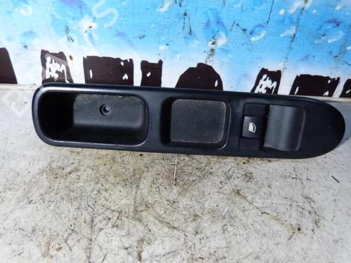 Used Right front window switch Right front window switch PEUGEOT 207 (WA_, WC_) 1.4 HDi (68 hp) 23690330 23690330