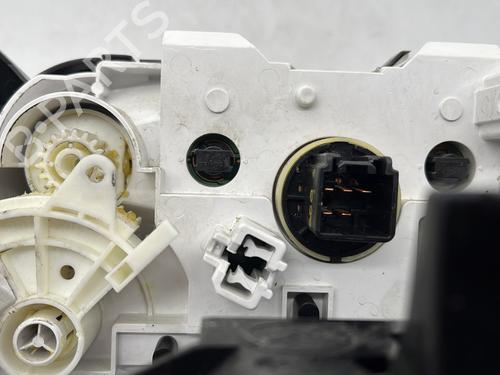 climate-control-mazda-2-de_-dh_-2007-2008-2009-2010-2011-2012-2013-2014-2015-30735979 main image