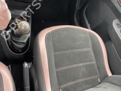 Høyre foran beltestrammer RENAULT TWINGO II (CN0_) 1.2 16V (CN04, CN0B) | BP23718438C88 