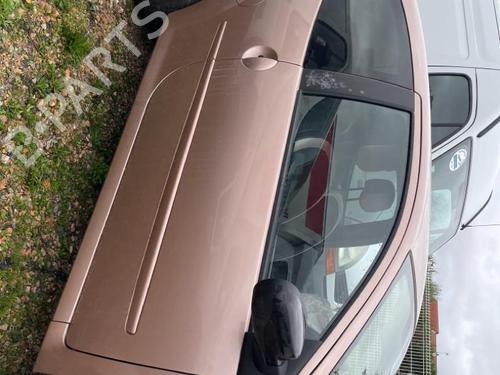 Høyre foran beltestrammer RENAULT TWINGO II (CN0_) 1.2 16V (CN04, CN0B) | BP23718438C88 