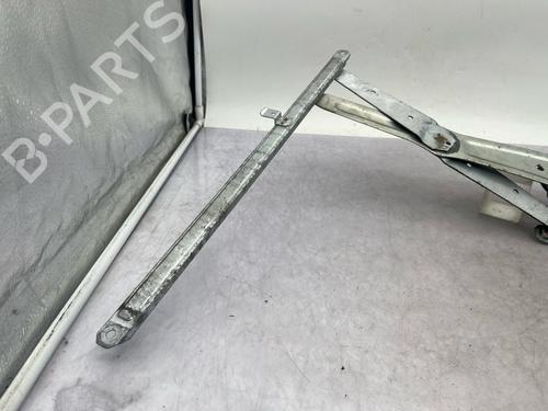 Rudehejsemekanisme Højre foran Rudehejsemekanisme Højre foran TOYOTA RAV 4 II (_A2_) 2.0 4WD (ACA21, ACA20) (150 hp) 39738368 39738368