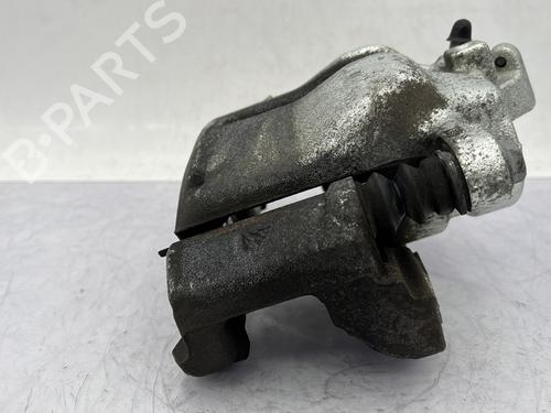 Used Right front brake caliper Right front brake caliper PEUGEOT 208 II (UB_, UP_, UW_, UJ_) 1.2 PureTech 100 (101 hp) 28135052 28135052