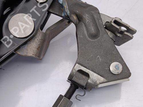 Used Hand brake Hand brake ALFA ROMEO 159 Sportwagon (939_) 2.4 JTDM (939BXD1B, 939BXD12) (200 hp) 23711703 23711703