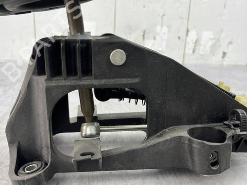 Used Gear lever Gear lever RENAULT SCÉNIC II (JM0/1_) 1.5 dCi (JM02, JM13) (101 hp) 33680173 33680173