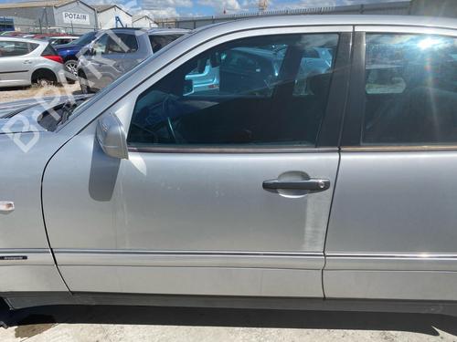 Dashboard MERCEDES-BENZ E-CLASS (W210) E 240 (210.061) | BP36440136C46 - Image 78