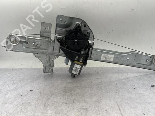 Moteur de lève-vitre avant droit PEUGEOT 208 I (CA_, CC_) 1.2 VTI 82 (82 hp) 30814635