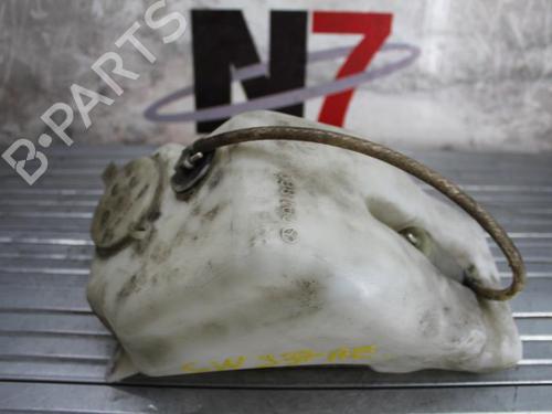 Réservoir lave-glace MERCEDES-BENZ 190 (W201) D 2.5 (201.126) (94 hp) 23668489