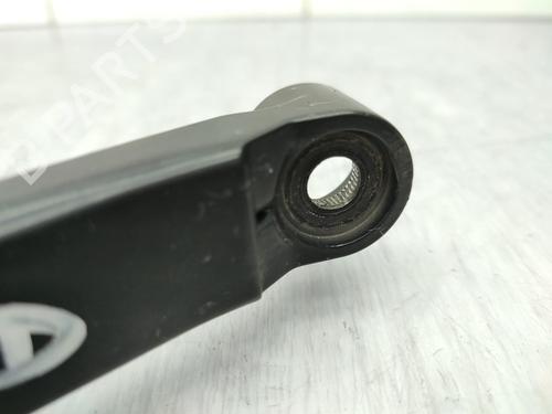 front-windshield-wiper-arm-toyota-auris-_e15_-2006-2007-2008-2009-2010-2011-2012-2013-23719436 main image