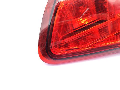right-tailgate-light-vw-golf-vii-5g1-bq1-be1-be2-2012-2013-2014-2015-2016-2017-2018-2019-2020-2021-23758299 main image
