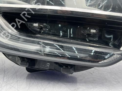 Right headlight RENAULT MEGANE IV Hatchback (B9A/M/N_) 1.6 dCi 165 | BP32263329C29