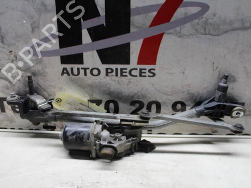Used Front wiper motor RENAULT MEGANE III Hatchback (BZ0/1_, B3_) 1.5 dCi (106 hp) 23685922