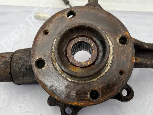 Used Right front steering knuckle CITROËN C4 I (LC_) 1.6 16V (109 hp) 31920218