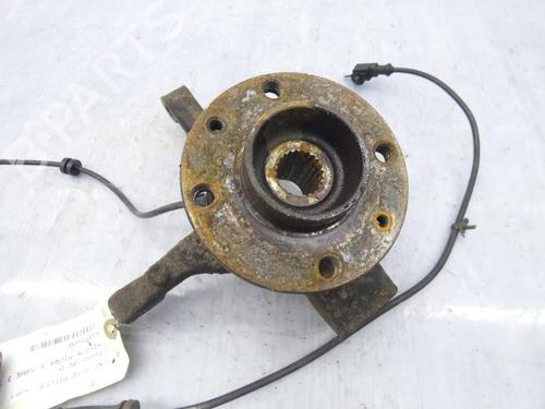 Used Right front steering knuckle NISSAN MICRA III (K12) 1.2 16V (80 hp) 23670532