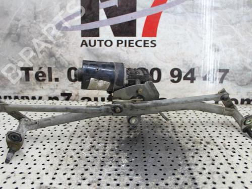 Essuie-glace moteur avant AUDI A3 (8L1) 1.6 (101 hp) 23685568