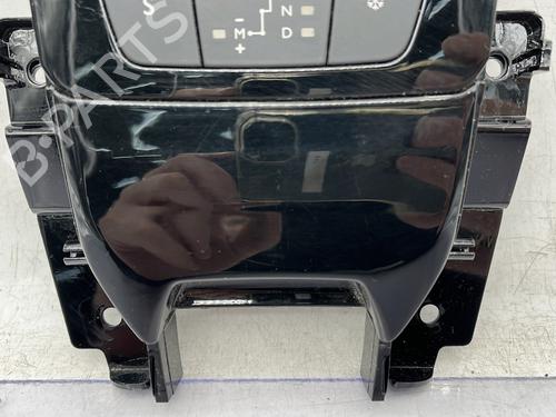 Used Gear lever Gear lever PEUGEOT 308 SW II (LC_, LJ_, LR_, LX_, L4_) 1.5 BlueHDi 130 (131 hp) 25726431 25726431