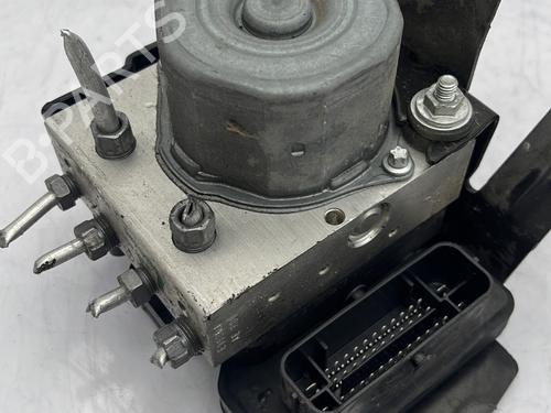 Used ABS pump ABS pump DACIA DUSTER (HS_) 1.5 dCi (109 hp) 23681819 23681819