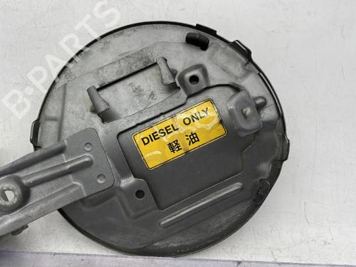 Fuel flap SUZUKI GRAND VITARA II (JT, TE, TD) 1.9 DDiS All-wheel Drive (JT419, TD44, JB419WD, JB419XD,... | BP23758374C131 